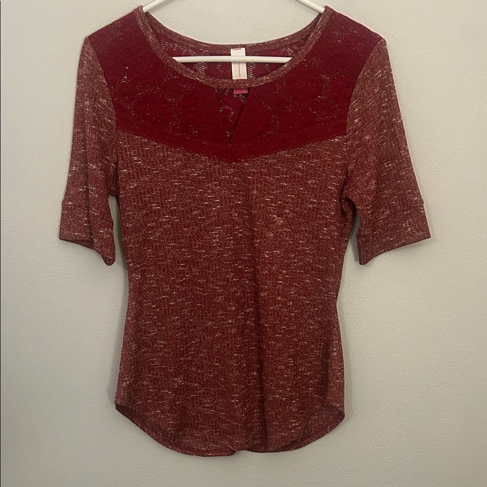 No Boundaries Maroon Short Sleeve Top with Lace Detail